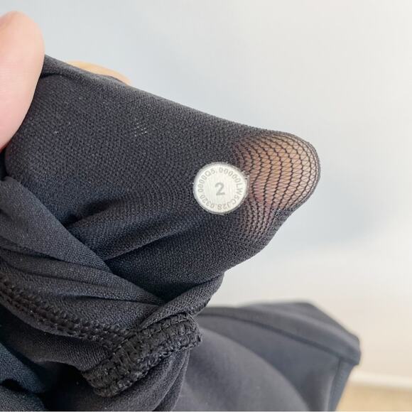 LULULEMON Reveal 7/8 Tight Leggings in Black Size 2 - Picture 8 of 8